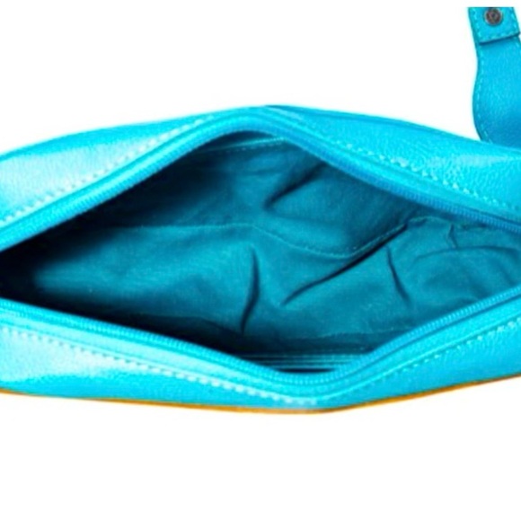 MYRA- BLOOMS ON THE TRAIL HAND-TOOLED BAG - Picture 4 of 4